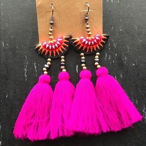 NEW Never Worn Beautiful Thai Earrings